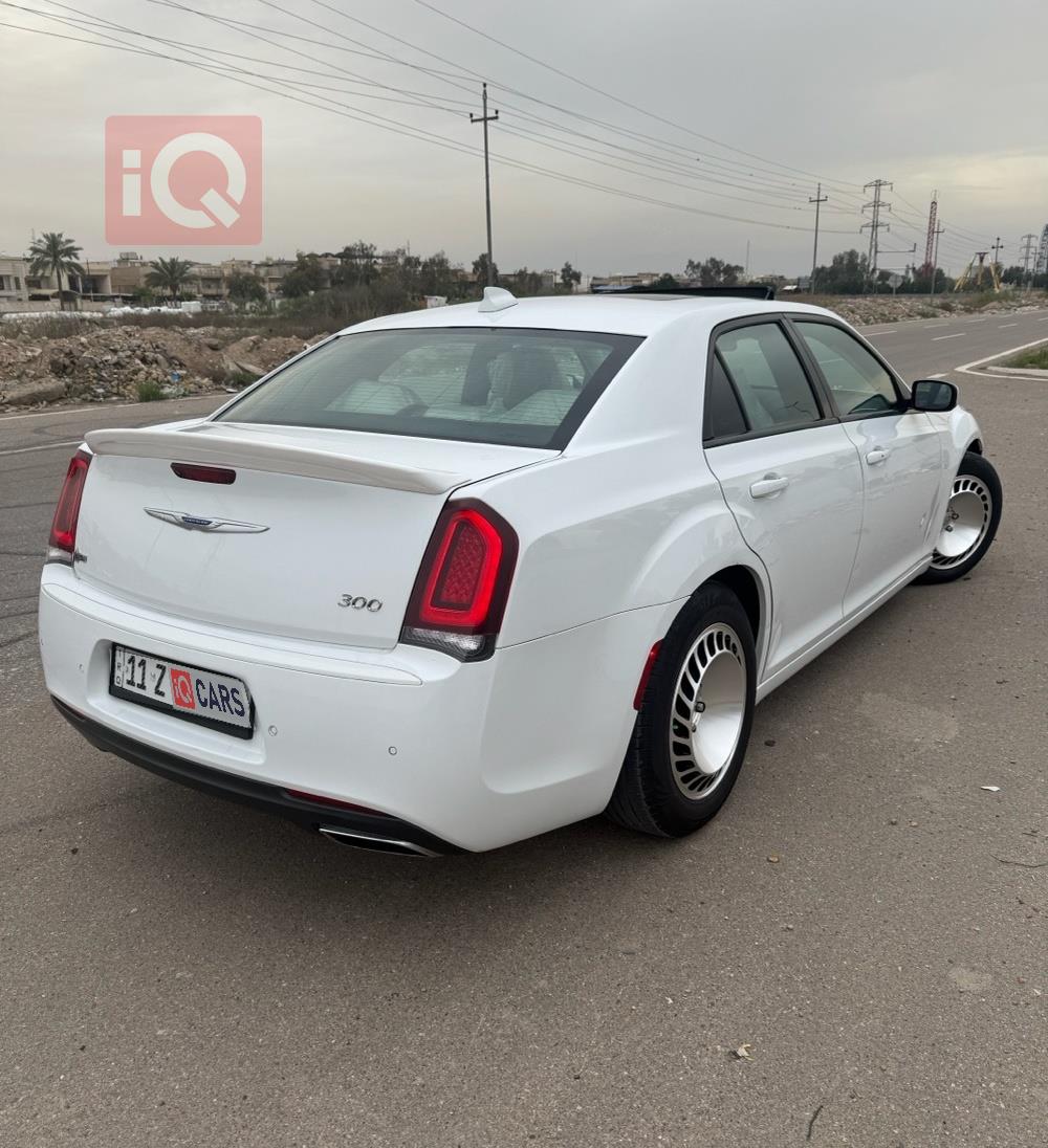 كرايسلر 300